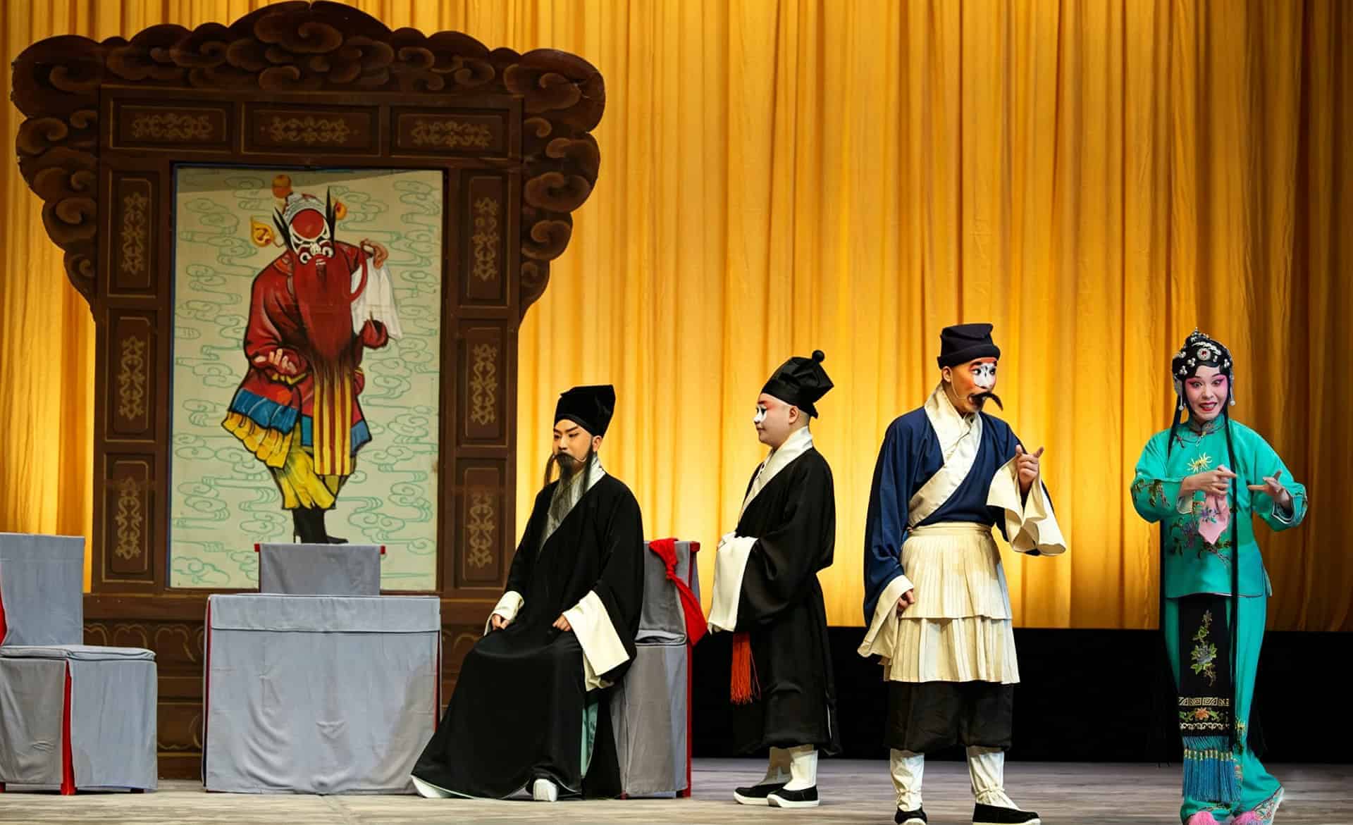 Experience Peking Opera Live at Beijing Liyuan Theater